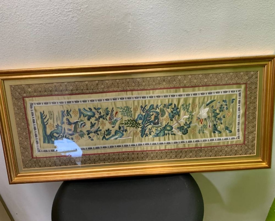 Stunning Vintage Early Centaury Chinese Silk Embroidery Wall Art