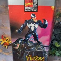 Toy Biz Marvel Comics Level 2 Glue Together Model Kits - Venom-rare